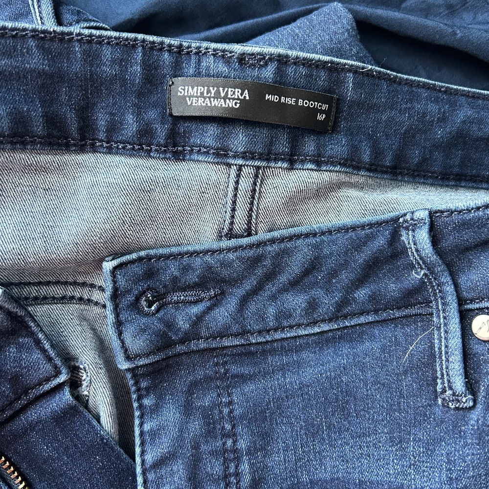 Simply Vera Vera Wang Dark Blue Jeans size 16P